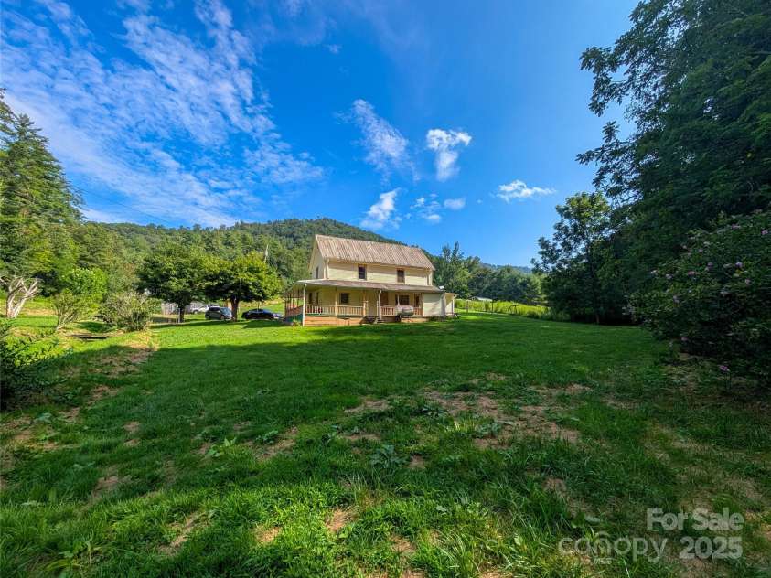 540 Pound Mill Branch Road, Burnsville, NC 28714.  MLS# CAR4289450, YatesRealty ID 2162. 