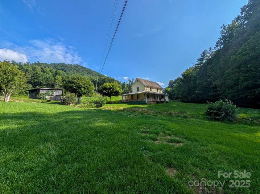 540 Pound Mill Branch Road, Burnsville, NC 28714.  MLS# CAR4289450, YatesRealty ID 2162. 
