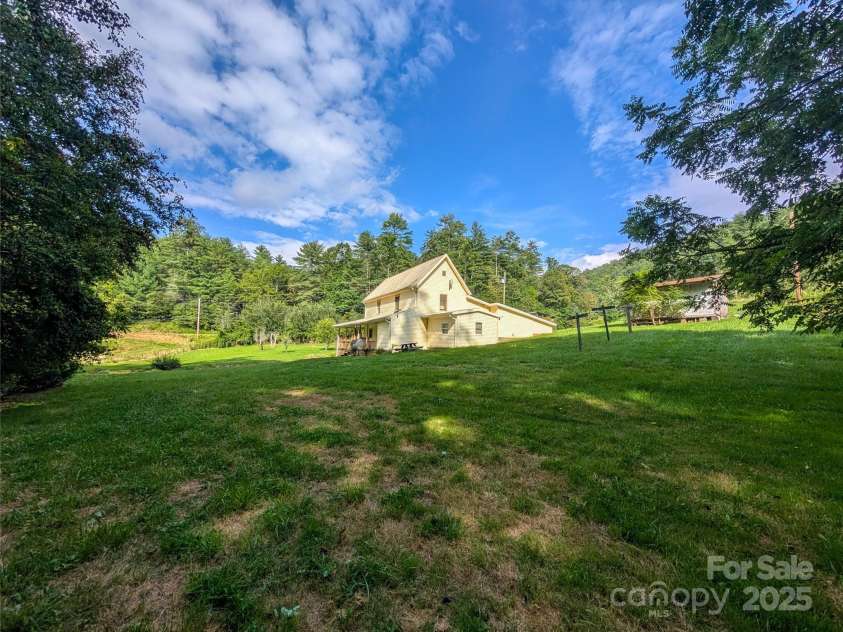 540 Pound Mill Branch Road, Burnsville, NC 28714.  MLS# CAR4289450, YatesRealty ID 2162. 