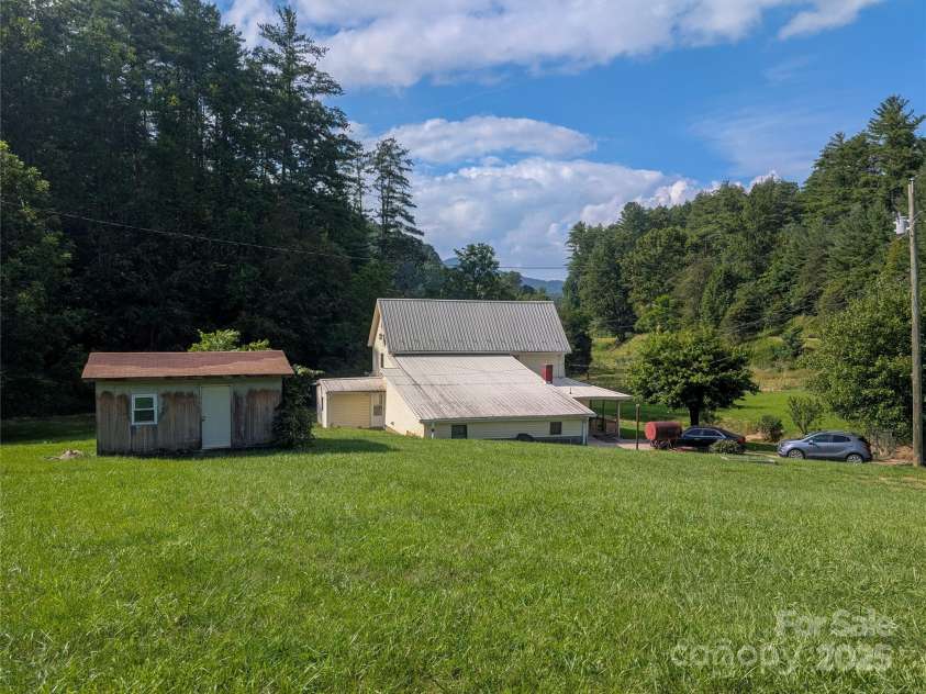540 Pound Mill Branch Road, Burnsville, NC 28714.  MLS# CAR4289450, YatesRealty ID 2162. 