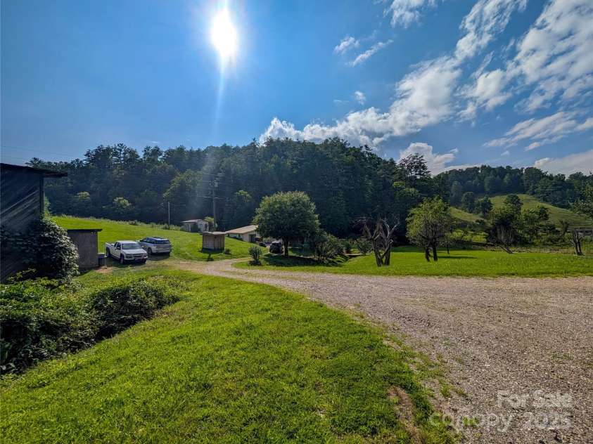540 Pound Mill Branch Road, Burnsville, NC 28714.  MLS# CAR4289450, YatesRealty ID 2162. 