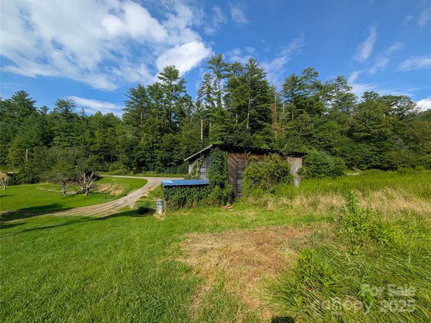 540 Pound Mill Branch Road, Burnsville, NC 28714.  MLS# CAR4289450, YatesRealty ID 2162. 