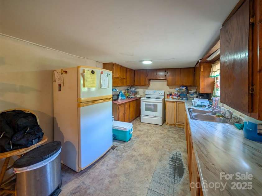 540 Pound Mill Branch Road, Burnsville, NC 28714.  MLS# CAR4289450, YatesRealty ID 2162. 