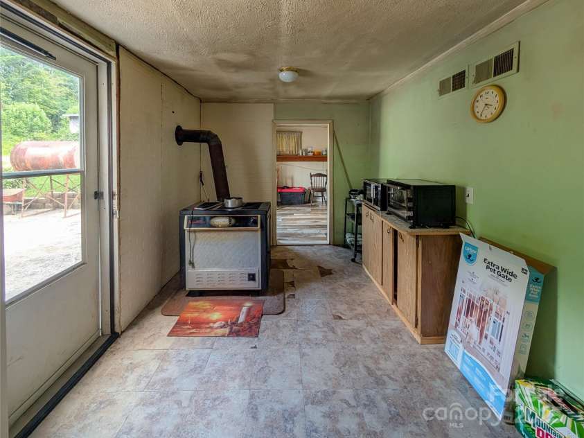 540 Pound Mill Branch Road, Burnsville, NC 28714.  MLS# CAR4289450, YatesRealty ID 2162. 