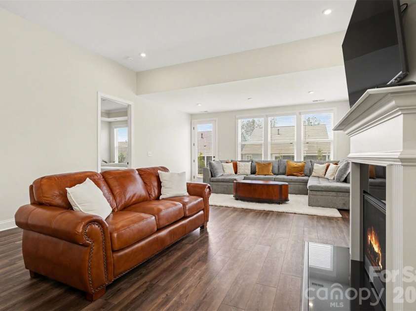 10225 Superb Lane, Charlotte, NC 28215.  MLS# CAR4368319, YatesRealty ID 21620. 