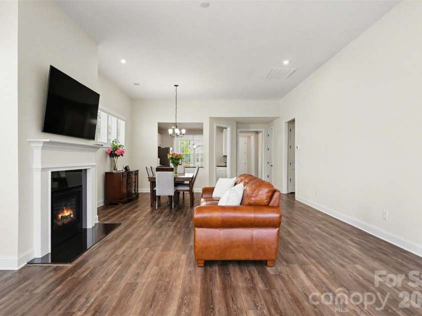 10225 Superb Lane, Charlotte, NC 28215.  MLS# CAR4368319, YatesRealty ID 21620. 