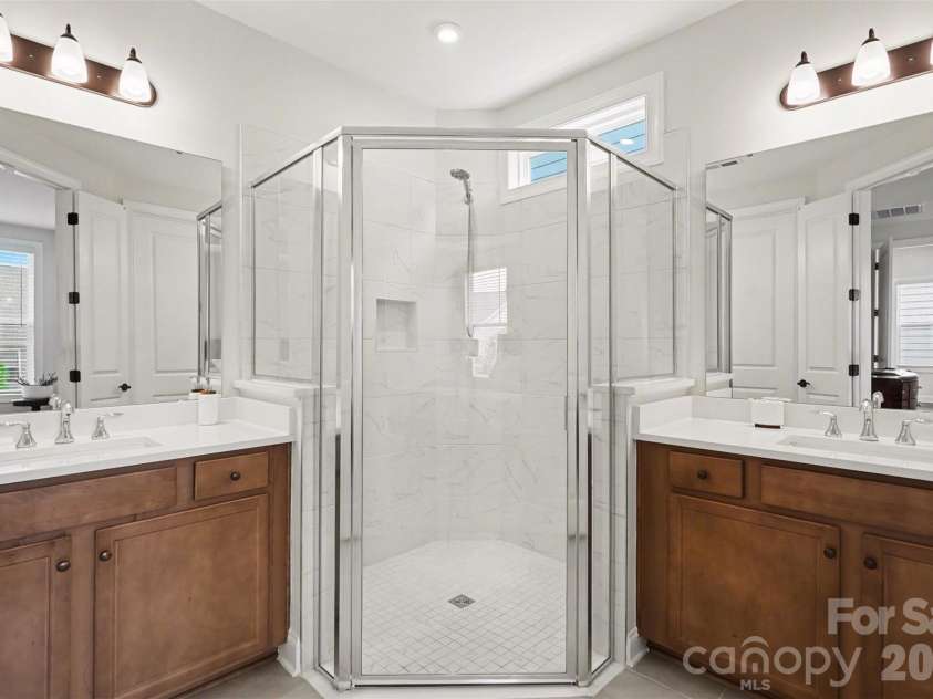 10225 Superb Lane, Charlotte, NC 28215.  MLS# CAR4368319, YatesRealty ID 21620. 