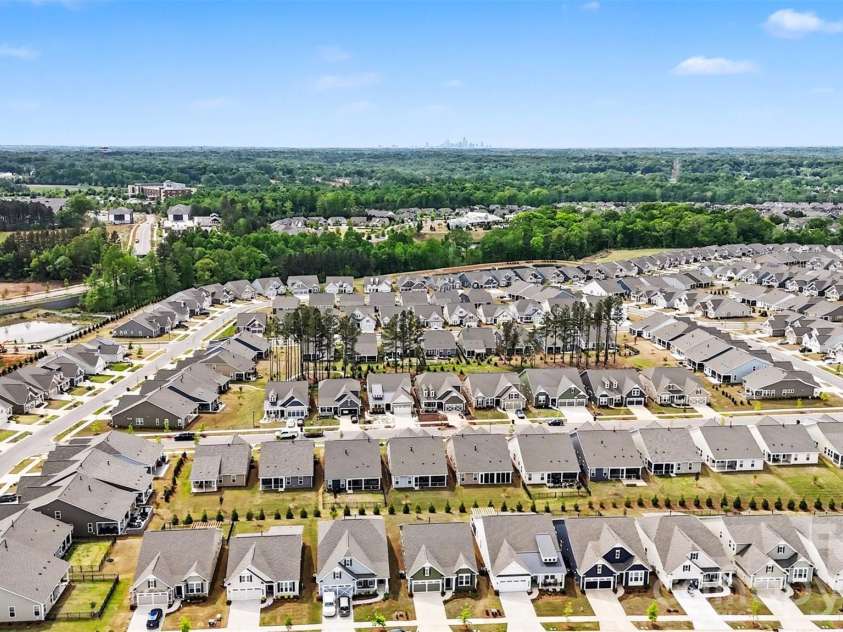 10225 Superb Lane, Charlotte, NC 28215.  MLS# CAR4368319, YatesRealty ID 21620. 