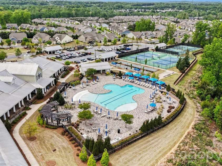 10225 Superb Lane, Charlotte, NC 28215.  MLS# CAR4368319, YatesRealty ID 21620. 