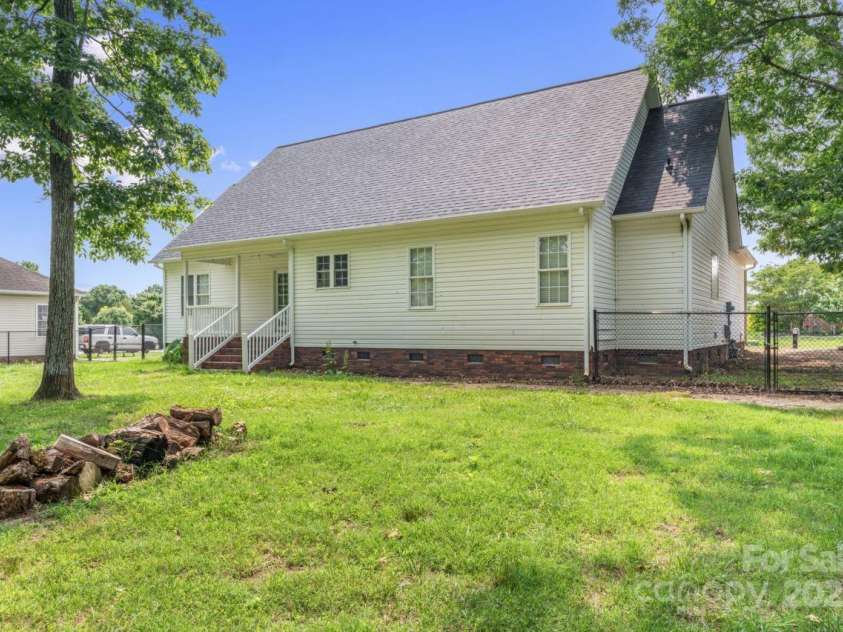 145 Mcbride Drive, Rockwell, NC 28138.  MLS# CAR4237809, YatesRealty ID 21620. 