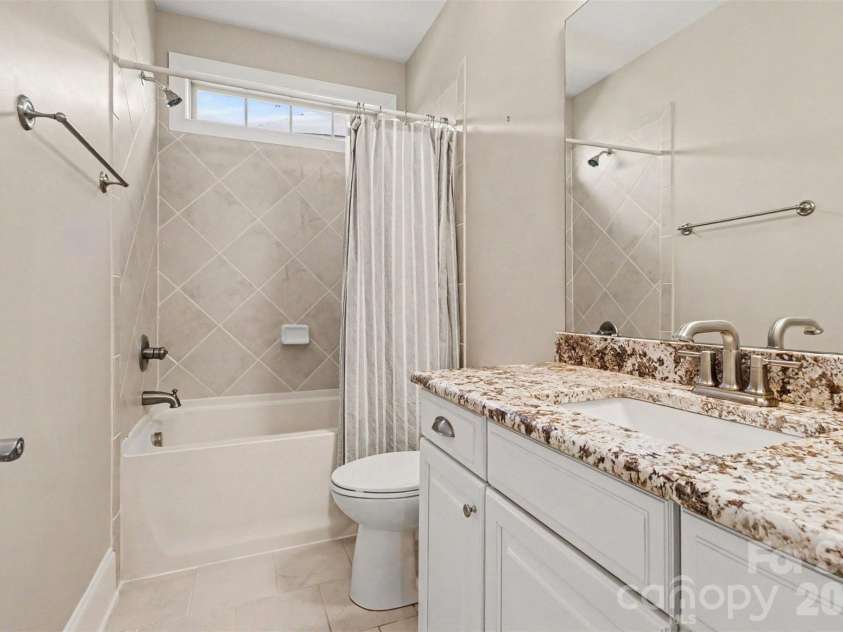 4016 Widgeon Way, Waxhaw, NC 28173.  MLS# CAR4394408, YatesRealty ID 21621. 