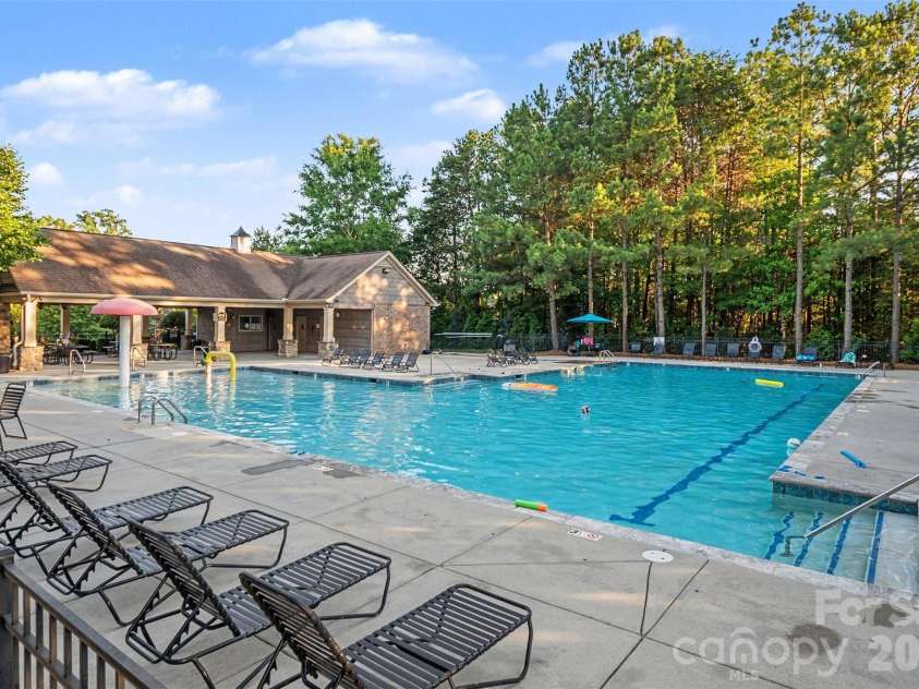 4016 Widgeon Way, Waxhaw, NC 28173.  MLS# CAR4394408, YatesRealty ID 21621. 