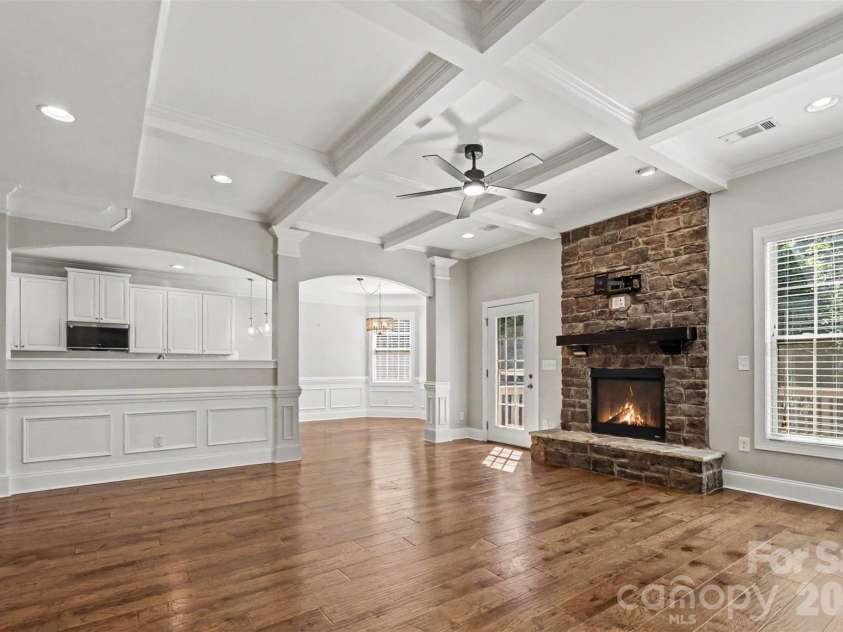 4016 Widgeon Way, Waxhaw, NC 28173.  MLS# CAR4394408, YatesRealty ID 21621. Coffered great room