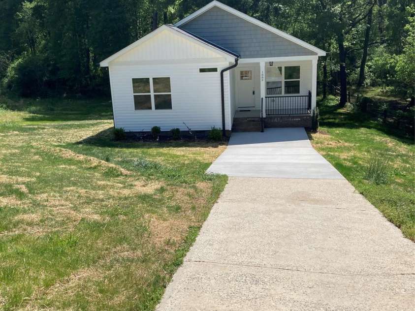 1889 Oak Hollow Road, Gastonia, NC 28054.  MLS# CAR4249835, YatesRealty ID 21623. 