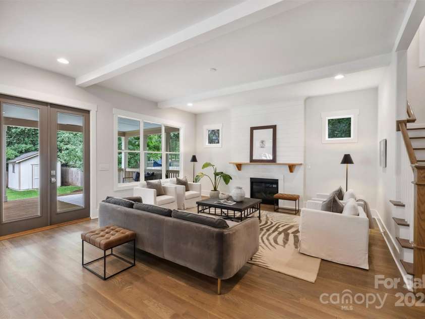 1315 Charles Avenue, Charlotte, NC 28205.  MLS# CAR4265016, YatesRealty ID 21624. 