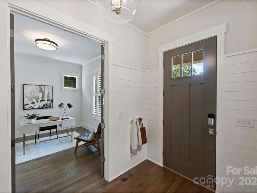 1315 Charles Avenue, Charlotte, NC 28205.  MLS# CAR4265016, YatesRealty ID 21624. 