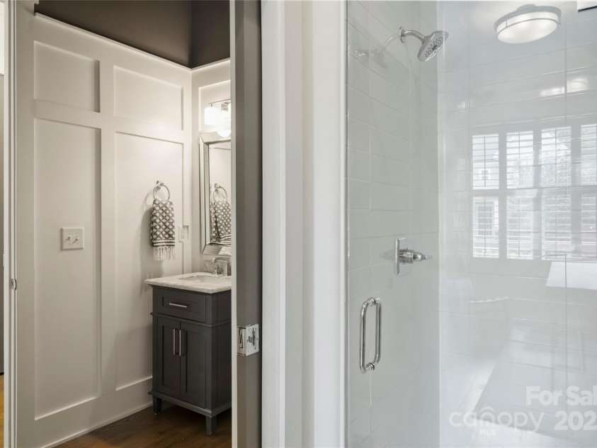 1315 Charles Avenue, Charlotte, NC 28205.  MLS# CAR4265016, YatesRealty ID 21624. 