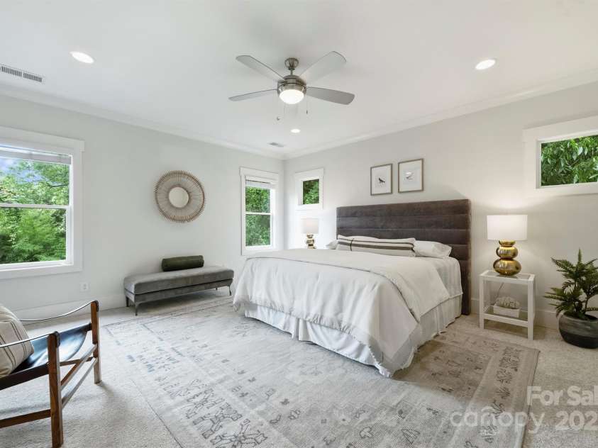 1315 Charles Avenue, Charlotte, NC 28205.  MLS# CAR4265016, YatesRealty ID 21624. 
