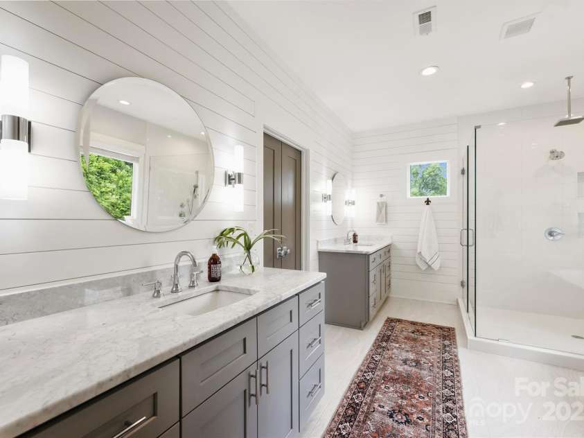 1315 Charles Avenue, Charlotte, NC 28205.  MLS# CAR4265016, YatesRealty ID 21624. 