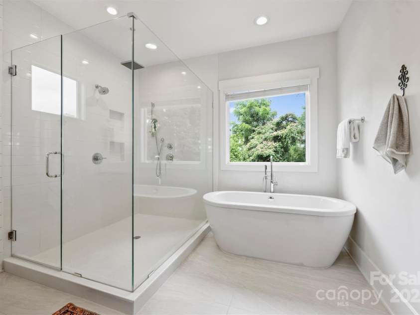 1315 Charles Avenue, Charlotte, NC 28205.  MLS# CAR4265016, YatesRealty ID 21624. 