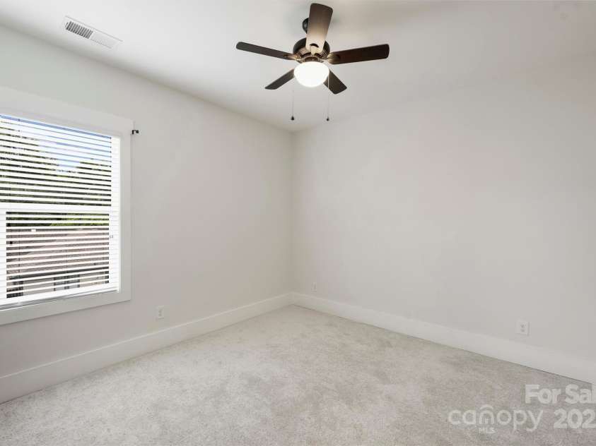 1315 Charles Avenue, Charlotte, NC 28205.  MLS# CAR4265016, YatesRealty ID 21624. 
