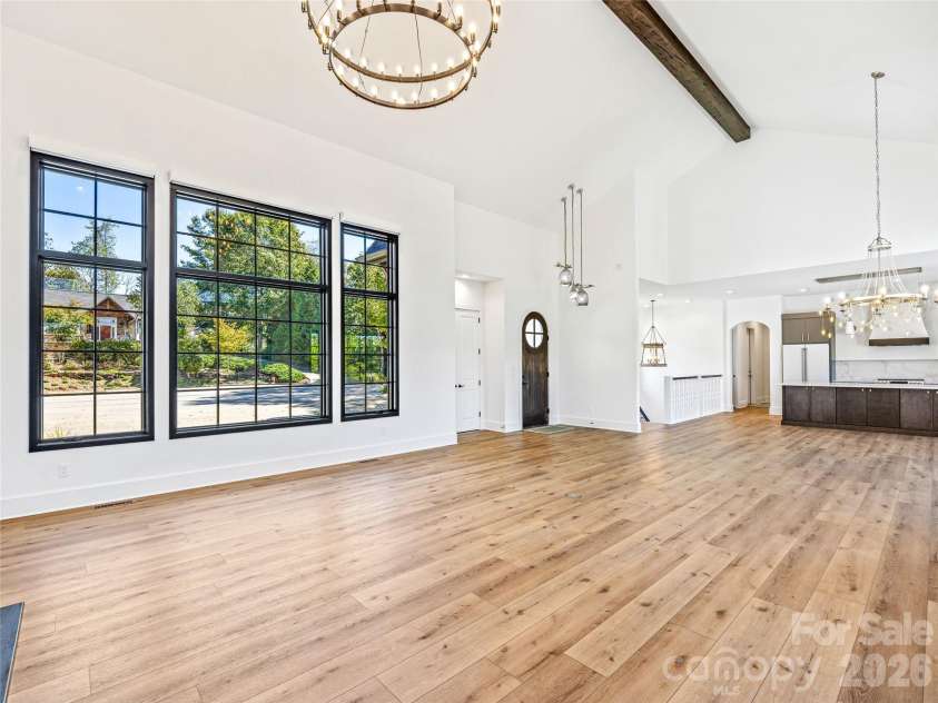 21 Evian Court, Asheville, NC 28804.  MLS# CAR4309512, YatesRealty ID 21624. 