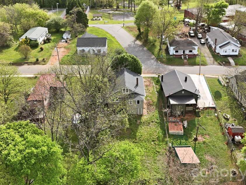 234 Ervin Avenue, Newton, NC 28658.  MLS# CAR4343549, YatesRealty ID 21625. 