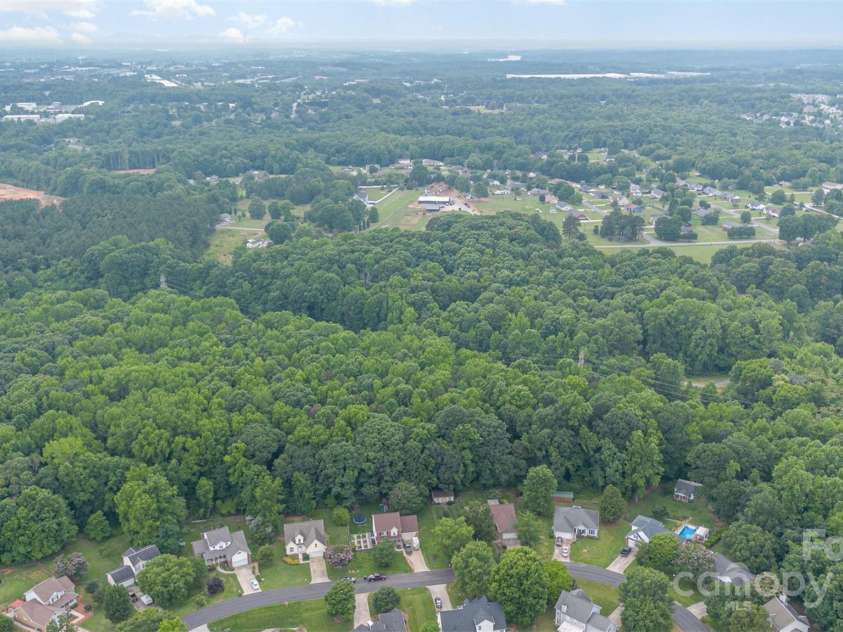 270 Kilmer Lane, Mooresville, NC 28115.  MLS# CAR4268111, YatesRealty ID 21625. 
