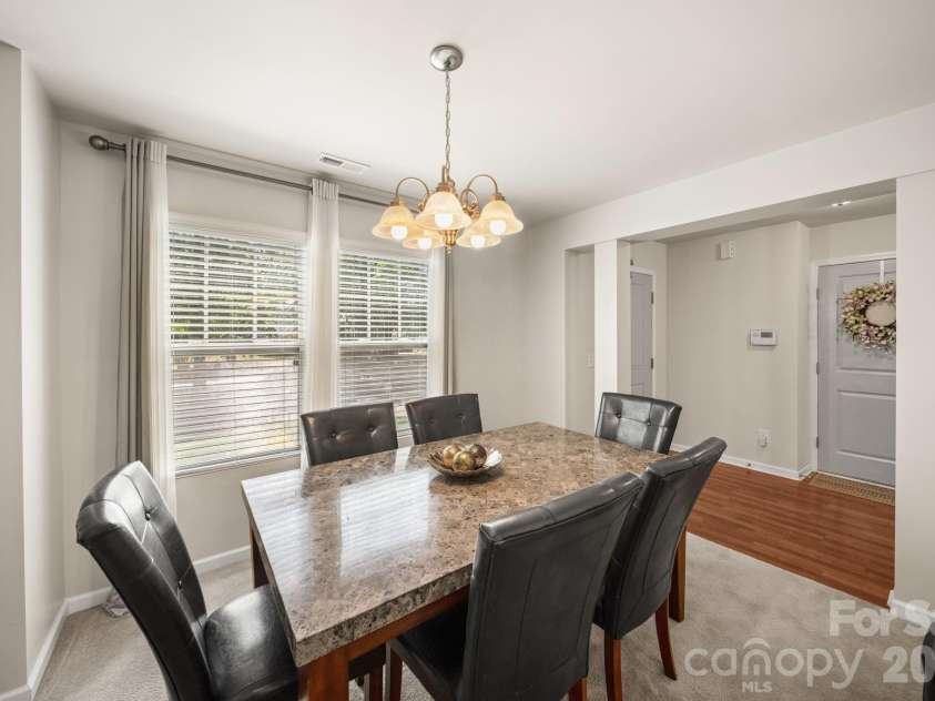 6514 Glenmoor Drive, Charlotte, NC 28214.  MLS# CAR4371744, YatesRealty ID 21626. 