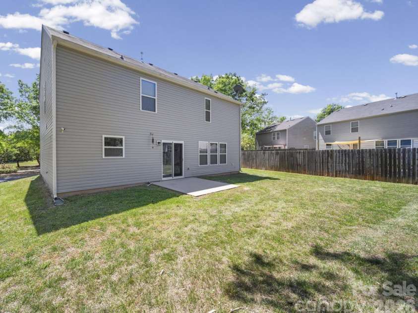 6514 Glenmoor Drive, Charlotte, NC 28214.  MLS# CAR4371744, YatesRealty ID 21626. 