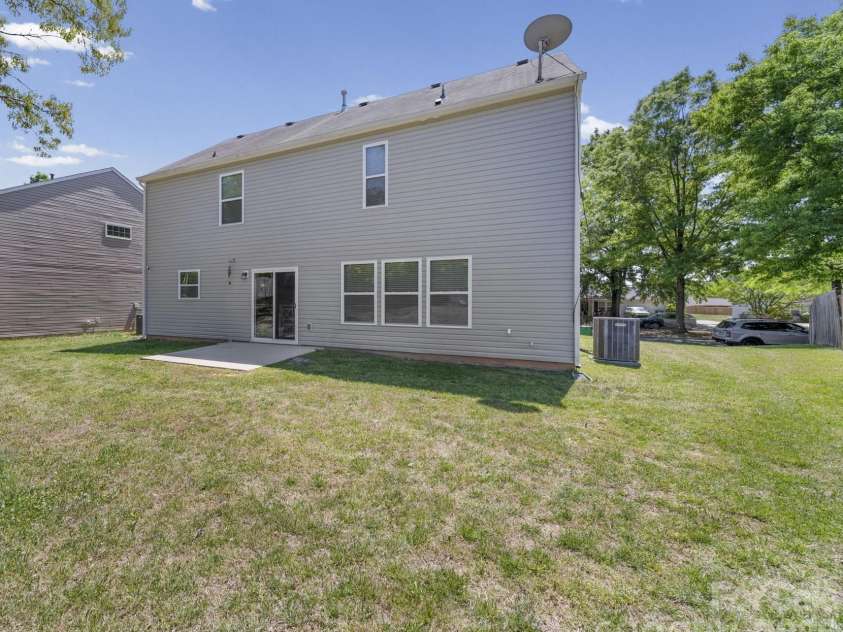 6514 Glenmoor Drive, Charlotte, NC 28214.  MLS# CAR4371744, YatesRealty ID 21626. 