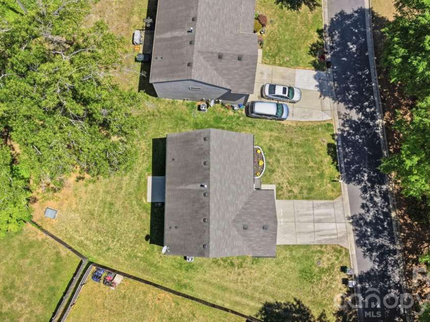 6514 Glenmoor Drive, Charlotte, NC 28214.  MLS# CAR4371744, YatesRealty ID 21626. 