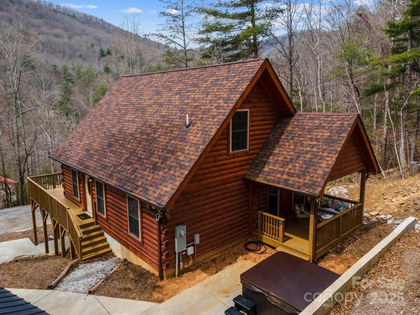 19 Frontier Court, Asheville, NC 28805.  MLS# CAR4254275, YatesRealty ID 21627. 
