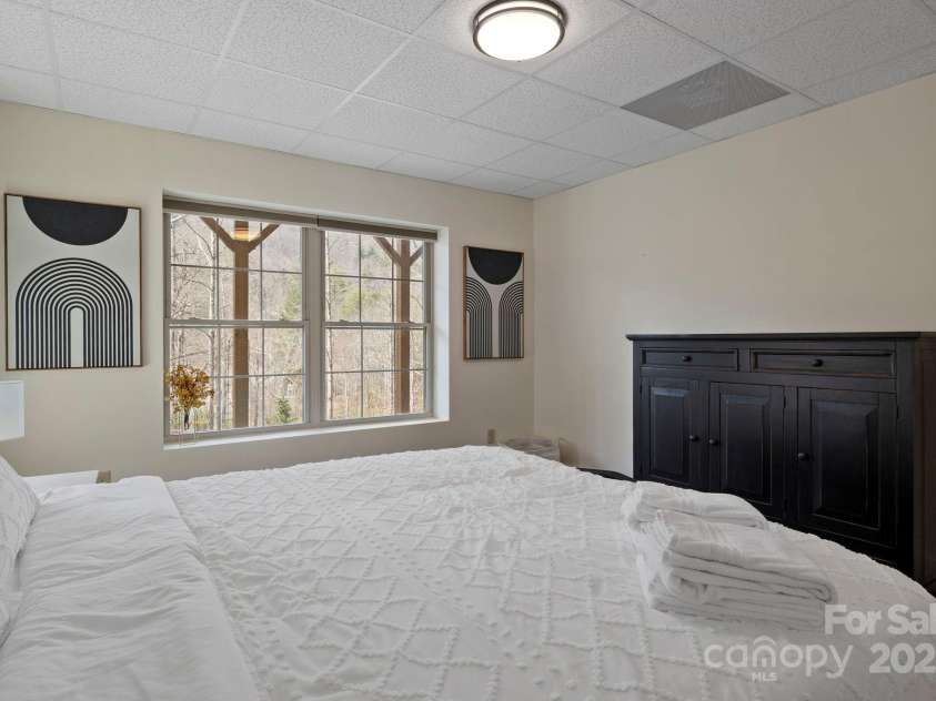19 Frontier Court, Asheville, NC 28805.  MLS# CAR4254275, YatesRealty ID 21627. 