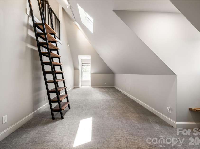 19 Neely Road, Brevard, NC 28712.  MLS# CAR4374359, YatesRealty ID 21627. Loft