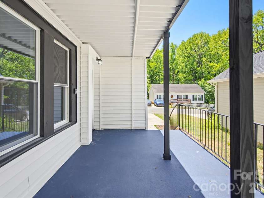 2622 Hemphill Street, Charlotte, NC 28208.  MLS# CAR4376285, YatesRealty ID 21628. 