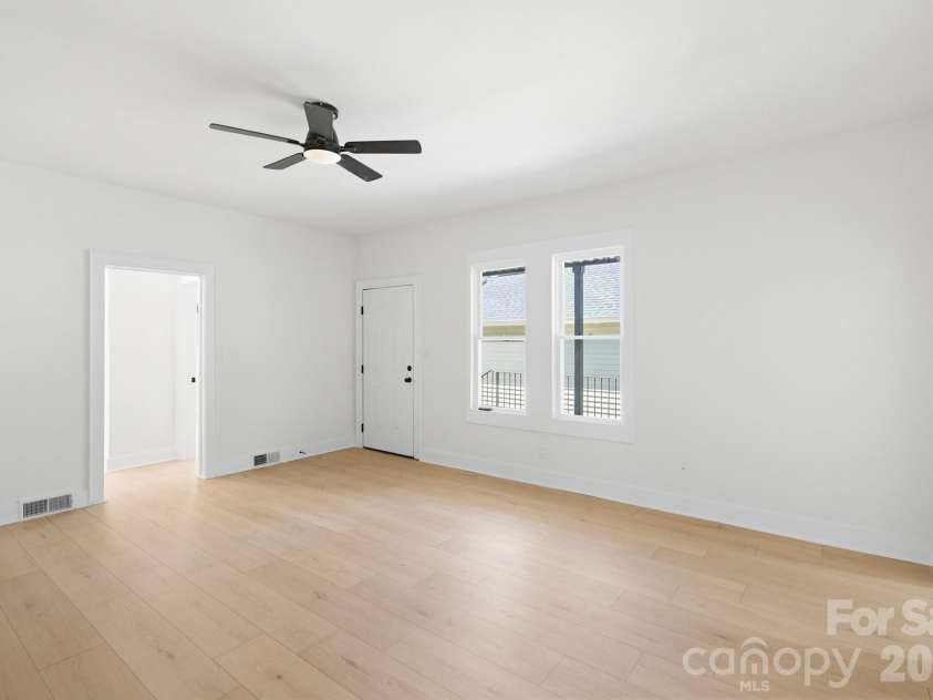 2622 Hemphill Street, Charlotte, NC 28208.  MLS# CAR4376285, YatesRealty ID 21628. 