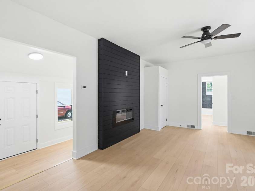 2622 Hemphill Street, Charlotte, NC 28208.  MLS# CAR4376285, YatesRealty ID 21628. 