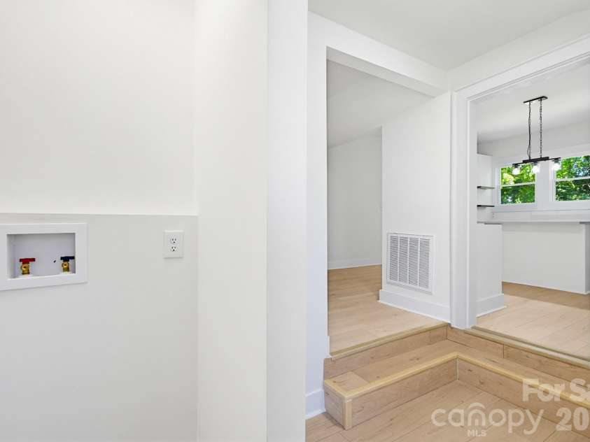 2622 Hemphill Street, Charlotte, NC 28208.  MLS# CAR4376285, YatesRealty ID 21628. 