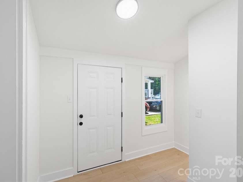 2622 Hemphill Street, Charlotte, NC 28208.  MLS# CAR4376285, YatesRealty ID 21628. 