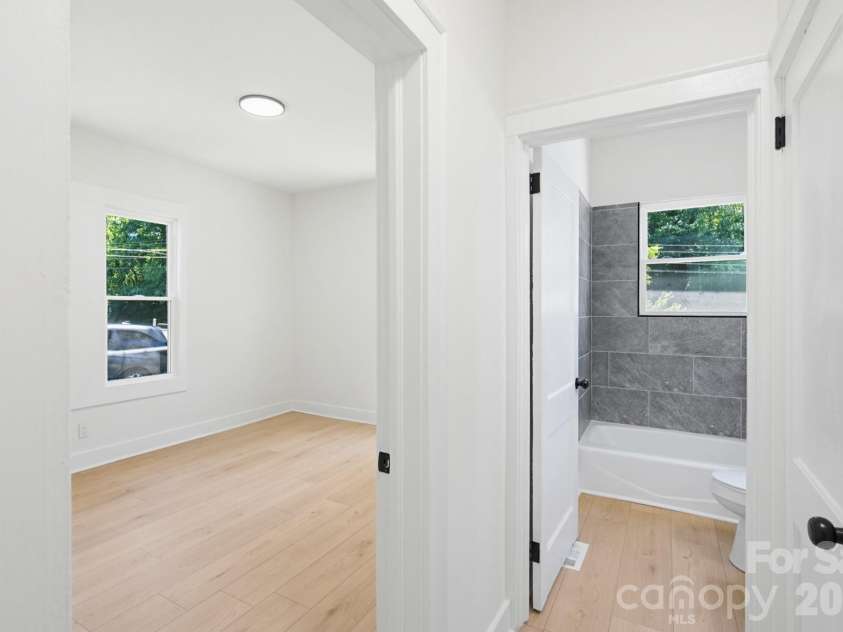 2622 Hemphill Street, Charlotte, NC 28208.  MLS# CAR4376285, YatesRealty ID 21628. 