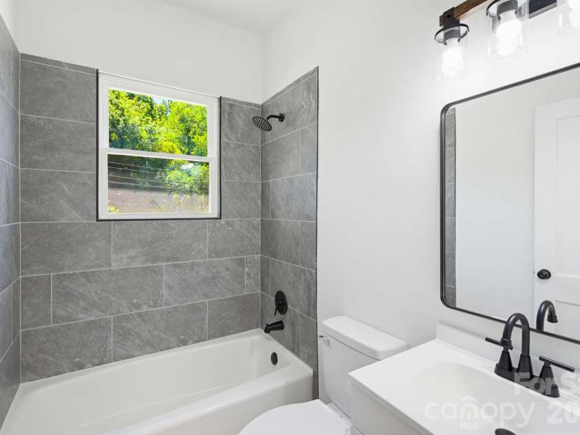 2622 Hemphill Street, Charlotte, NC 28208.  MLS# CAR4376285, YatesRealty ID 21628. 