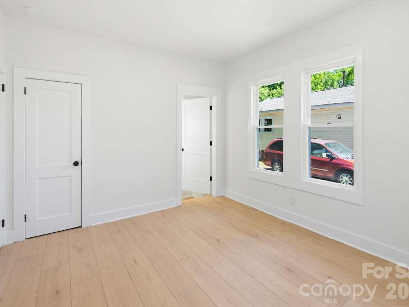 2622 Hemphill Street, Charlotte, NC 28208.  MLS# CAR4376285, YatesRealty ID 21628. 