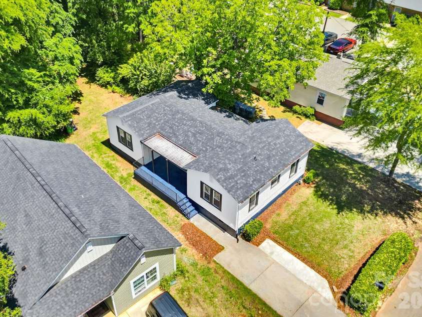 2622 Hemphill Street, Charlotte, NC 28208.  MLS# CAR4376285, YatesRealty ID 21628. 