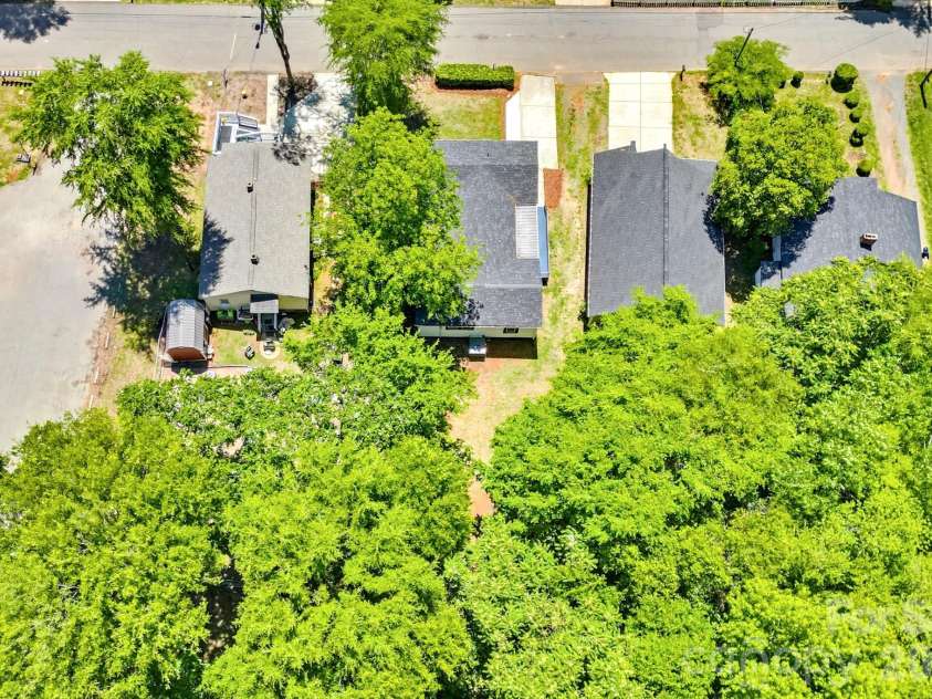 2622 Hemphill Street, Charlotte, NC 28208.  MLS# CAR4376285, YatesRealty ID 21628. 