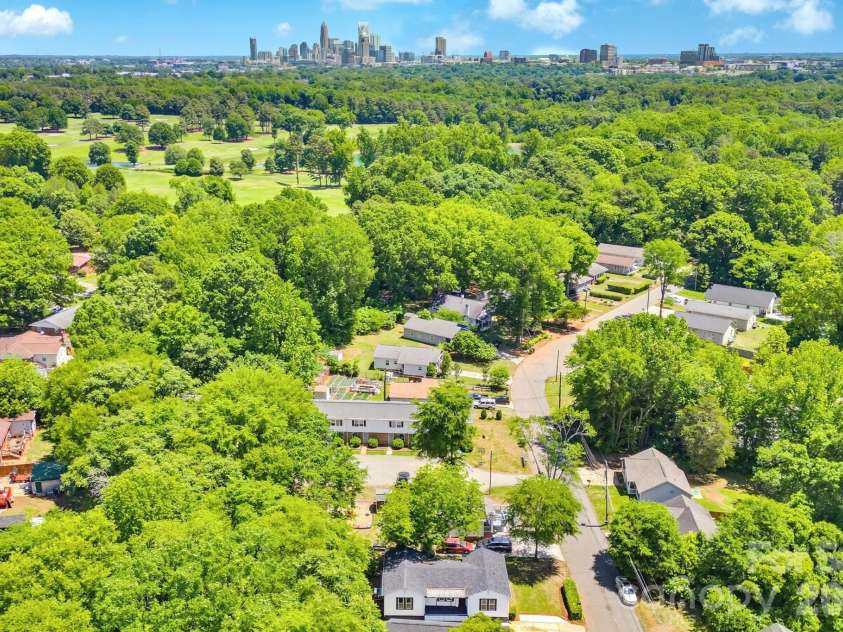 2622 Hemphill Street, Charlotte, NC 28208.  MLS# CAR4376285, YatesRealty ID 21628. 