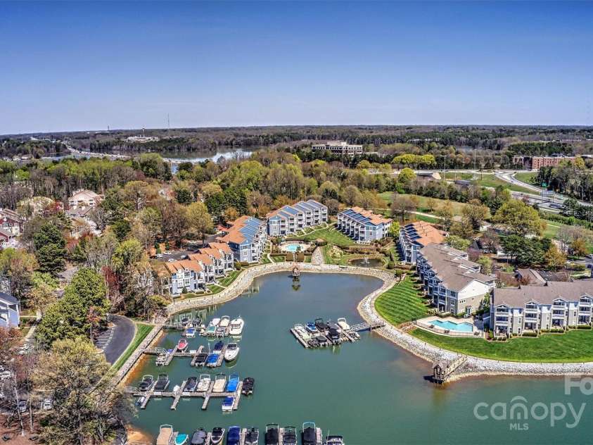 1038 Southwest Drive, Davidson, NC 28036.  MLS# CAR4268495, YatesRealty ID 21629. Lake Norman