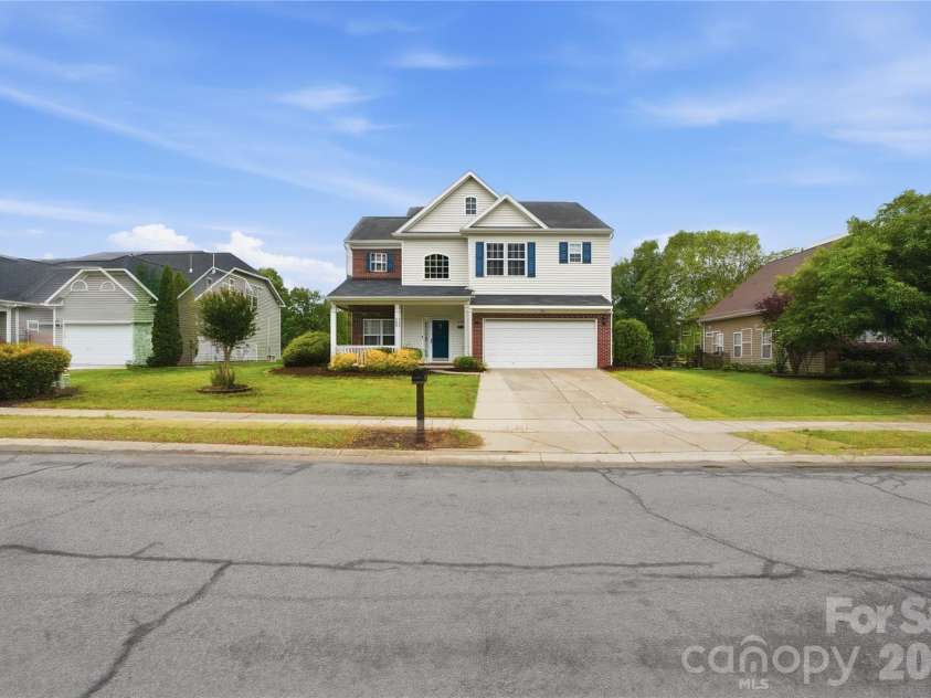 720 Yvonne Drive, Concord, NC 28027.  MLS# CAR4380147, YatesRealty ID 21629. 
