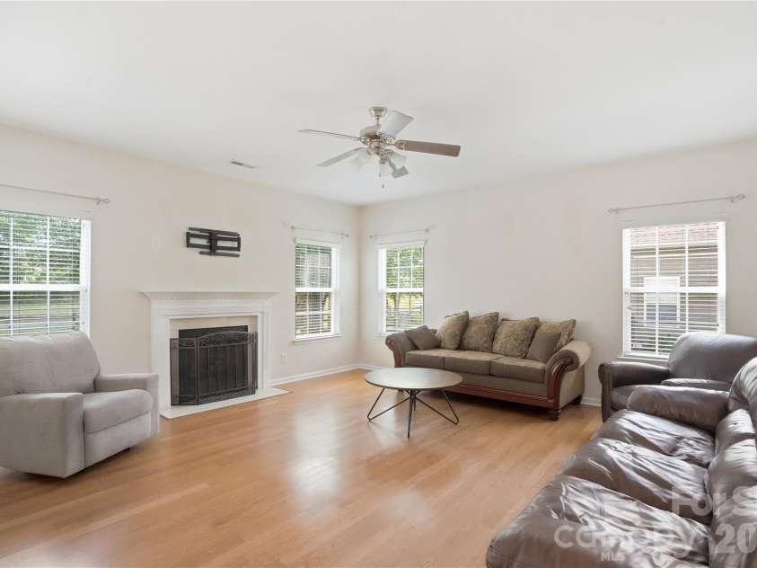 720 Yvonne Drive, Concord, NC 28027.  MLS# CAR4380147, YatesRealty ID 21629. 