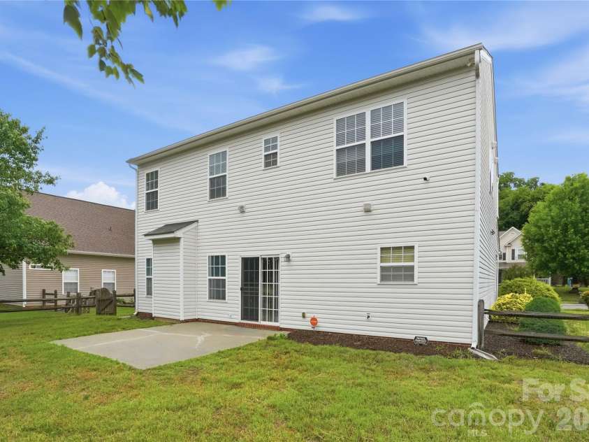 720 Yvonne Drive, Concord, NC 28027.  MLS# CAR4380147, YatesRealty ID 21629. 